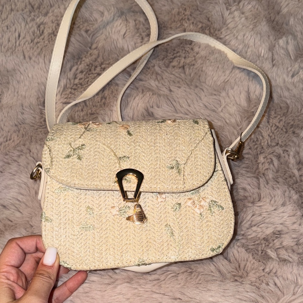 Francesca's Collections Woven Floral Tan Crossbody Bag